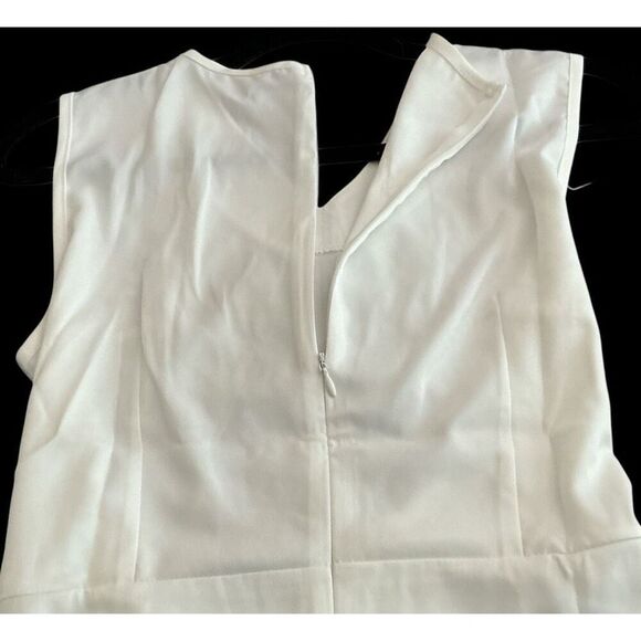 Lovely Cream Sleeveless Blouse w/ Tie at Front Medium NWOT - Picture 7 of 8